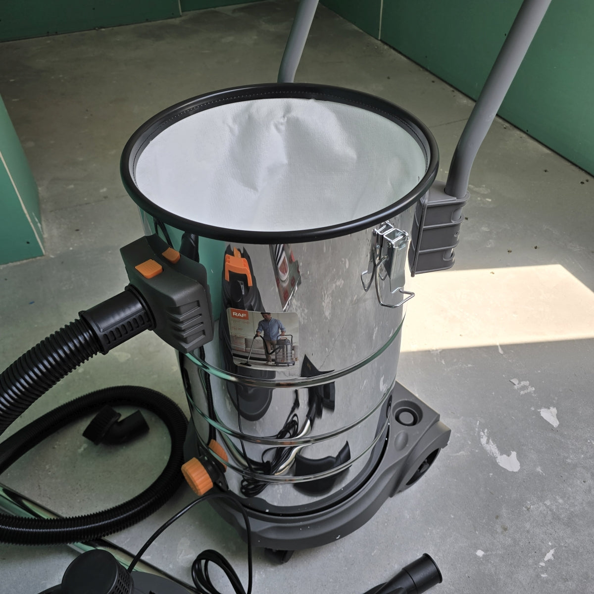 RAF XXL industrijski usisavač 1400W GK052